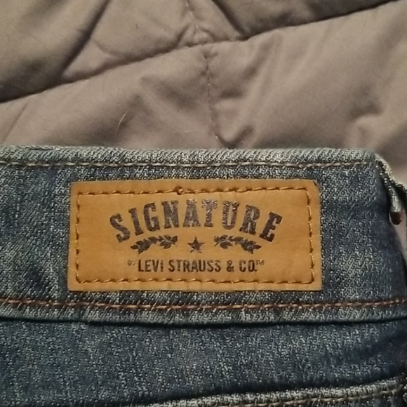Levi Signature Jeans - Picture 7 of 7
